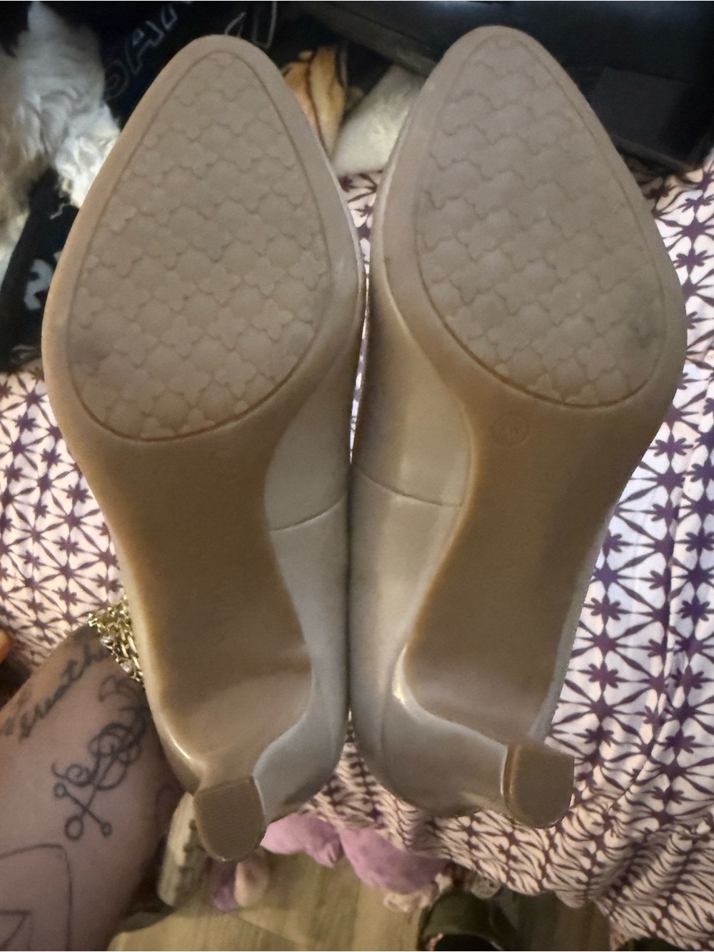 Kelly & Katie Nude Pumps Size 7W Wide 2.5” Heel - Picture 3 of 7